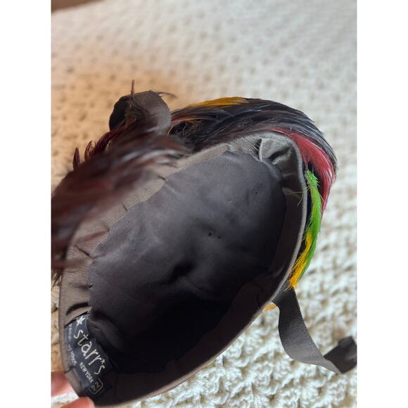 Vintage 1940s Feather Skull Cap Hat Wool Red Yellow Green Black main image 6